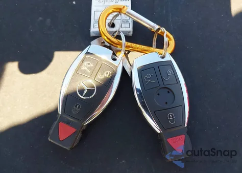 2010 Mercedes-Benz E 550 4Matic из США, поврежденный, VIN WDDHF9AB5AA212545